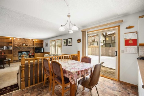120 Edforth Crescent Nw, Calgary, AB - Indoor Photo Showing Dining Room