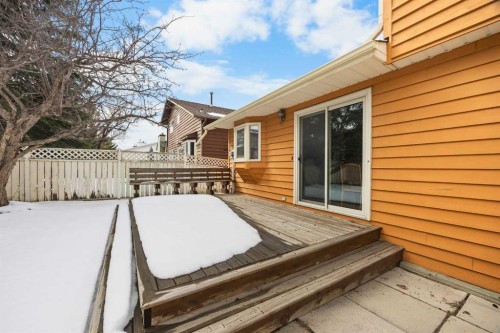 120 Edforth Crescent Nw, Calgary, AB - Outdoor With Deck Patio Veranda With Exterior