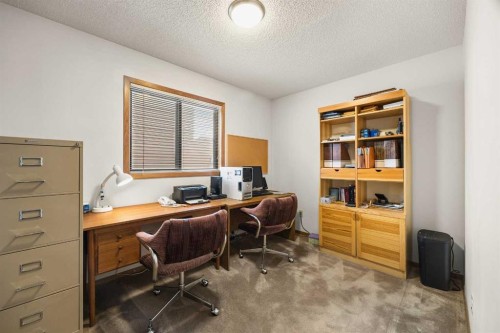 120 Edforth Crescent Nw, Calgary, AB - Indoor Photo Showing Office