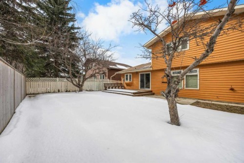 120 Edforth Crescent Nw, Calgary, AB - Outdoor