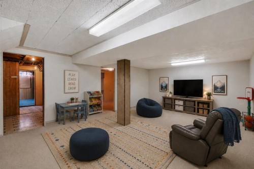 212 Westwood Drive Sw, Calgary, AB - Indoor Photo Showing Other Room