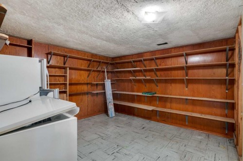 212 Westwood Drive Sw, Calgary, AB - Indoor