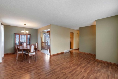 212 Westwood Drive Sw, Calgary, AB - Indoor