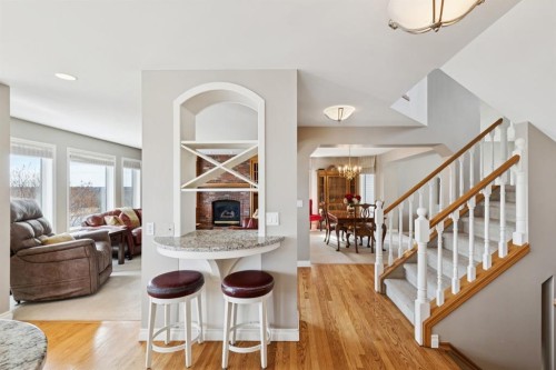 266 Diamond Drive Se, Calgary, AB - Indoor