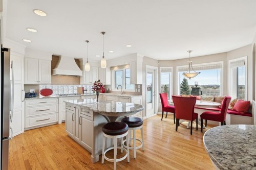 266 Diamond Drive Se, Calgary, AB - Indoor