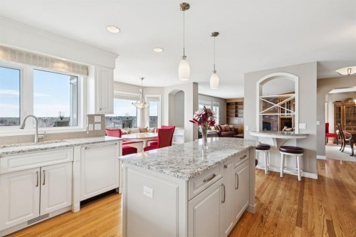 266 Diamond Drive Se, Calgary, AB - Indoor Photo Showing Kitchen With Upgraded Kitchen