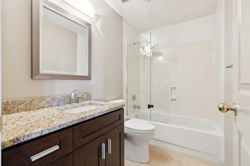 266 Diamond Drive Se, Calgary, AB - Indoor Photo Showing Bathroom