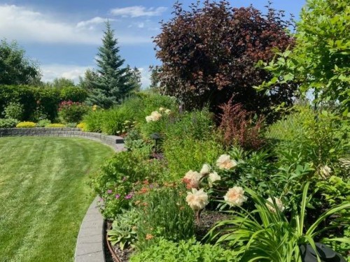 266 Diamond Drive Se, Calgary, AB - Outdoor