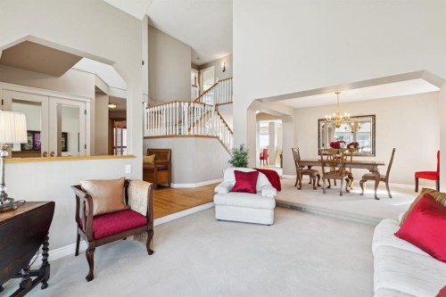 266 Diamond Drive Se, Calgary, AB - Indoor Photo Showing Living Room