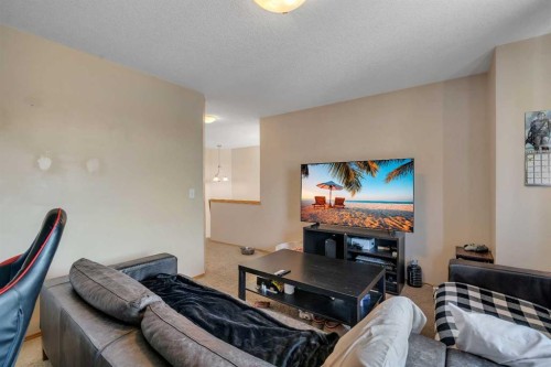 100 Covecreek Close Ne, Calgary, AB - Indoor Photo Showing Other Room