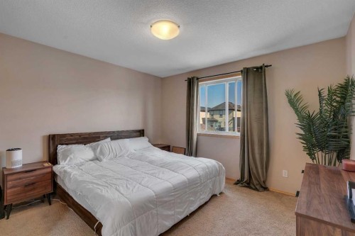 100 Covecreek Close Ne, Calgary, AB - Indoor Photo Showing Bedroom