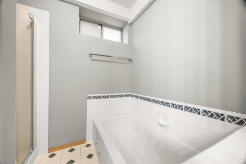 36 Arbour Wood Crescent Nw, Calgary, AB - Indoor Photo Showing Bathroom