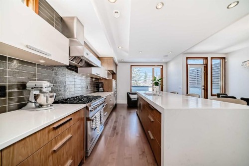 2142 28 Avenue Sw, Calgary, AB - Indoor Photo Showing Kitchen With Upgraded Kitchen