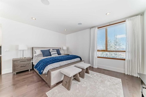 2142 28 Avenue Sw, Calgary, AB - Indoor Photo Showing Bedroom