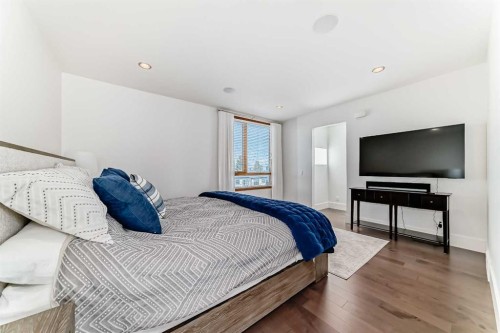 2142 28 Avenue Sw, Calgary, AB - Indoor Photo Showing Bedroom