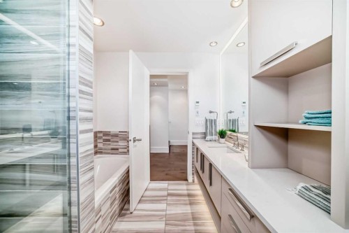 2142 28 Avenue Sw, Calgary, AB - Indoor