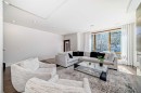 2142 28 Avenue Sw, Calgary, AB  - Indoor Photo Showing Living Room 