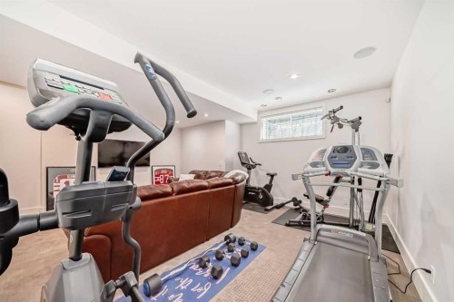 2142 28 Avenue Sw, Calgary, AB - Indoor Photo Showing Gym Room
