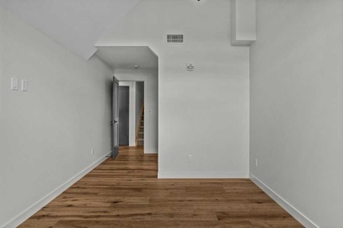 401-1505 Spring Creek Gate, Canmore, AB - Indoor Photo Showing Other Room