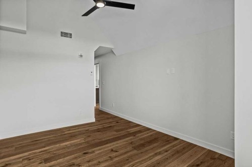 401-1505 Spring Creek Gate, Canmore, AB - Indoor Photo Showing Other Room