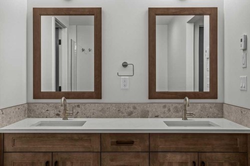 401-1505 Spring Creek Gate, Canmore, AB - Indoor Photo Showing Bathroom