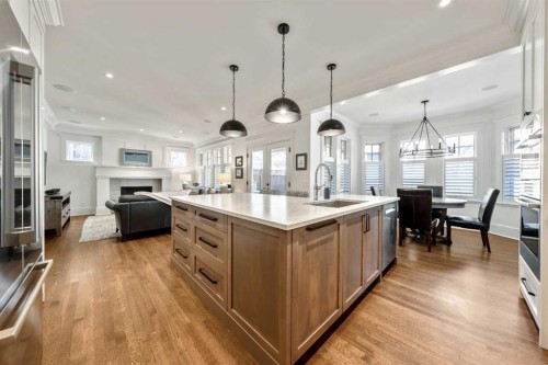 2022 32 Avenue Sw, Calgary, AB - Indoor Photo Showing Kitchen With Upgraded Kitchen