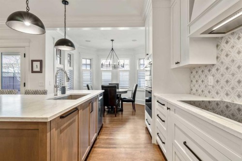 2022 32 Avenue Sw, Calgary, AB - Indoor Photo Showing Kitchen With Upgraded Kitchen