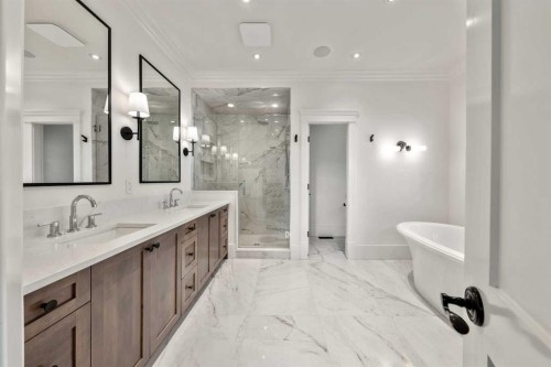 2022 32 Avenue Sw, Calgary, AB - Indoor Photo Showing Bathroom