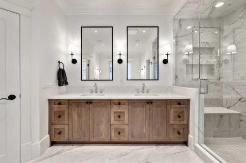 2022 32 Avenue Sw, Calgary, AB - Indoor Photo Showing Bathroom