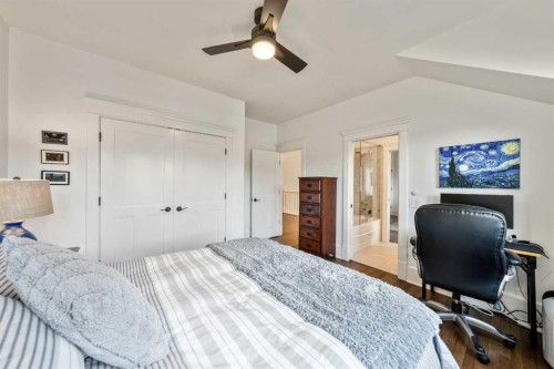 2022 32 Avenue Sw, Calgary, AB - Indoor Photo Showing Bedroom