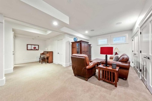 2022 32 Avenue Sw, Calgary, AB - Indoor