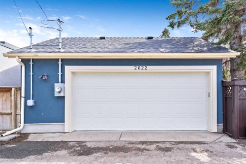 2022 32 Avenue Sw, Calgary, AB - Outdoor
