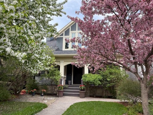 2022 32 Avenue Sw, Calgary, AB - Outdoor