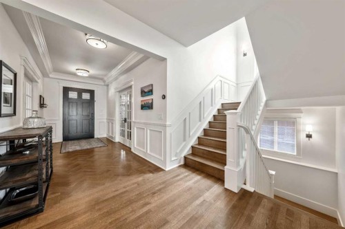 2022 32 Avenue Sw, Calgary, AB - Indoor Photo Showing Other Room