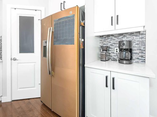 608 Evansborough Way Nw, Calgary, AB - Indoor Photo Showing Kitchen