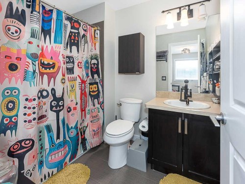 608 Evansborough Way Nw, Calgary, AB - Indoor Photo Showing Bathroom