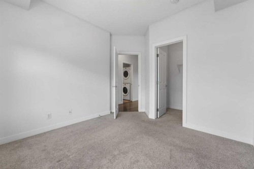 12 Evanscrest Gardens Nw, Calgary, AB - Indoor Photo Showing Other Room
