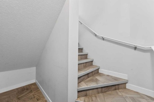 12 Evanscrest Gardens Nw, Calgary, AB - Indoor