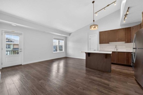 12 Evanscrest Gardens Nw, Calgary, AB - Indoor Photo Showing Kitchen