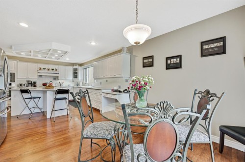 2706 Marquette Street Sw, Calgary, AB - Indoor Photo Showing Dining Room
