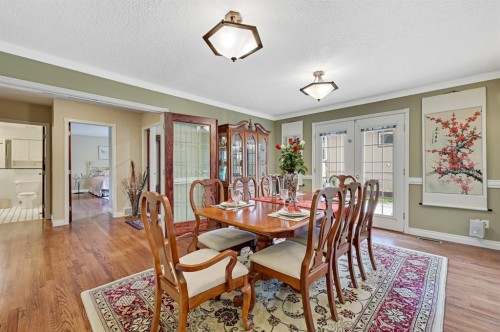 2706 Marquette Street Sw, Calgary, AB - Indoor Photo Showing Dining Room