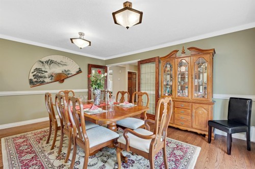 2706 Marquette Street Sw, Calgary, AB - Indoor Photo Showing Dining Room