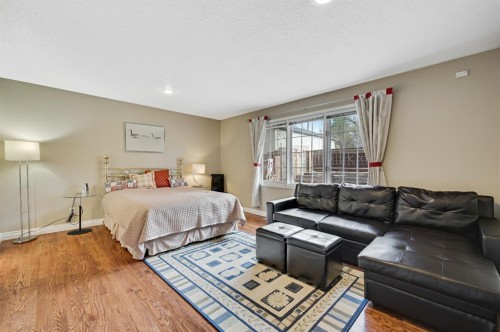 2706 Marquette Street Sw, Calgary, AB - Indoor Photo Showing Other Room