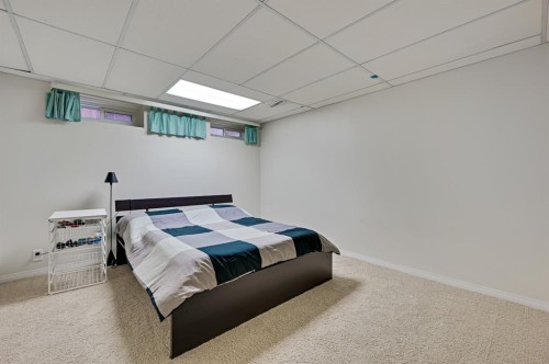 2706 Marquette Street Sw, Calgary, AB - Indoor Photo Showing Other Room