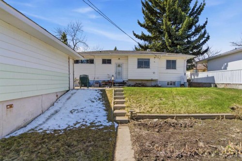 200 Hendon Drive Nw, Calgary, AB - Outdoor With Exterior