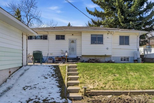 200 Hendon Drive Nw, Calgary, AB - Outdoor With Exterior