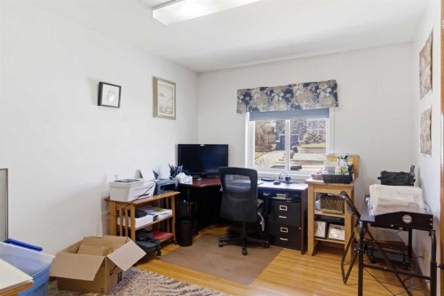 200 Hendon Drive Nw, Calgary, AB - Indoor Photo Showing Office