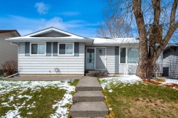 640 Rundleridge Drive NE Calgary, AB T1Y 2K9
