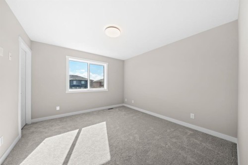 376 Sora Boulevard Se, Calgary, AB - Indoor Photo Showing Other Room