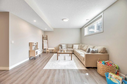 143 Stonemere Green, Chestermere, AB - Indoor